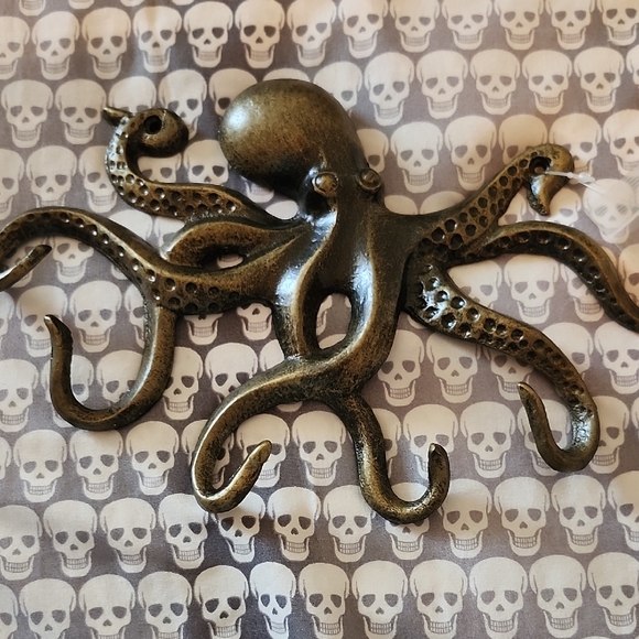 Antique Brass Octopus Wall Hook - Picture 2 of 6